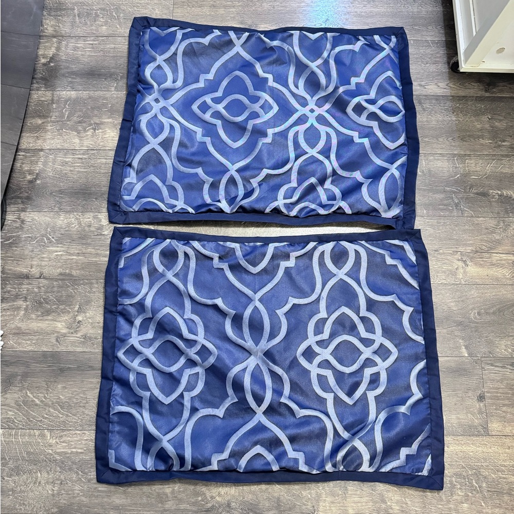 TGF Greatfind set‎ of 2 Pillowcases/Pillowcovers